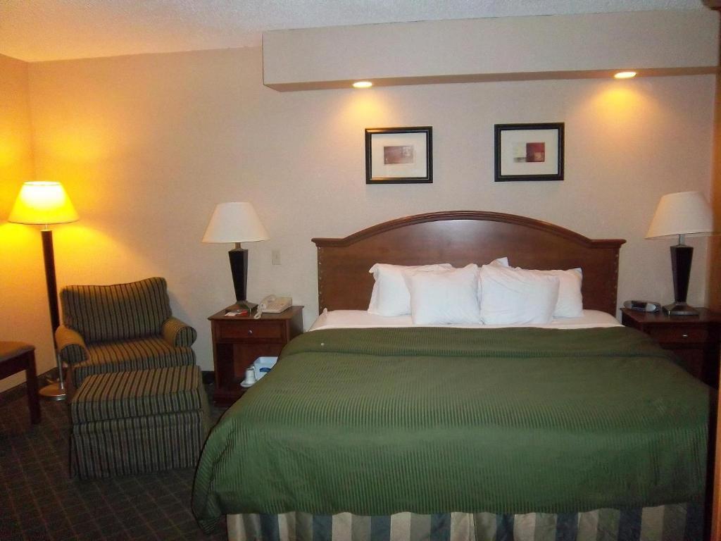 Howard Johnson Grand Forks Quarto foto