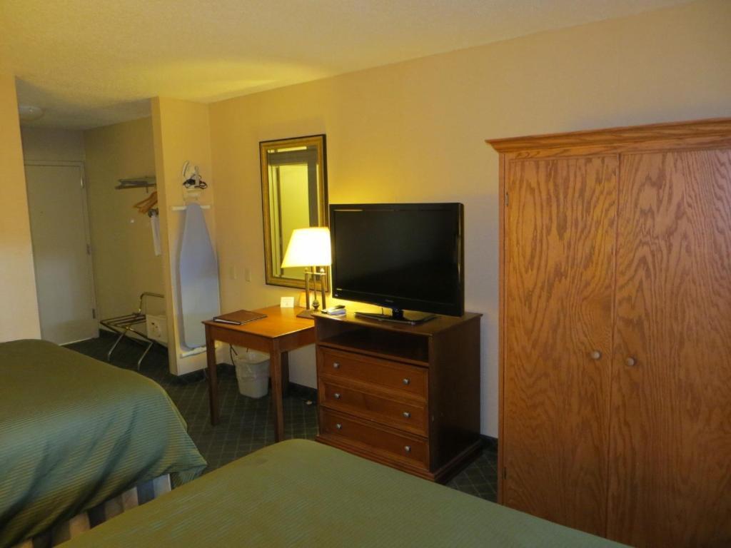 Howard Johnson Grand Forks Quarto foto