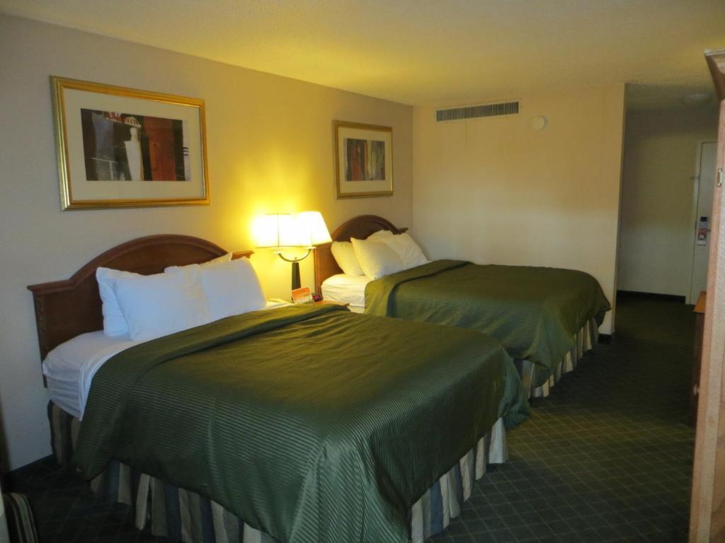 Howard Johnson Grand Forks Quarto foto