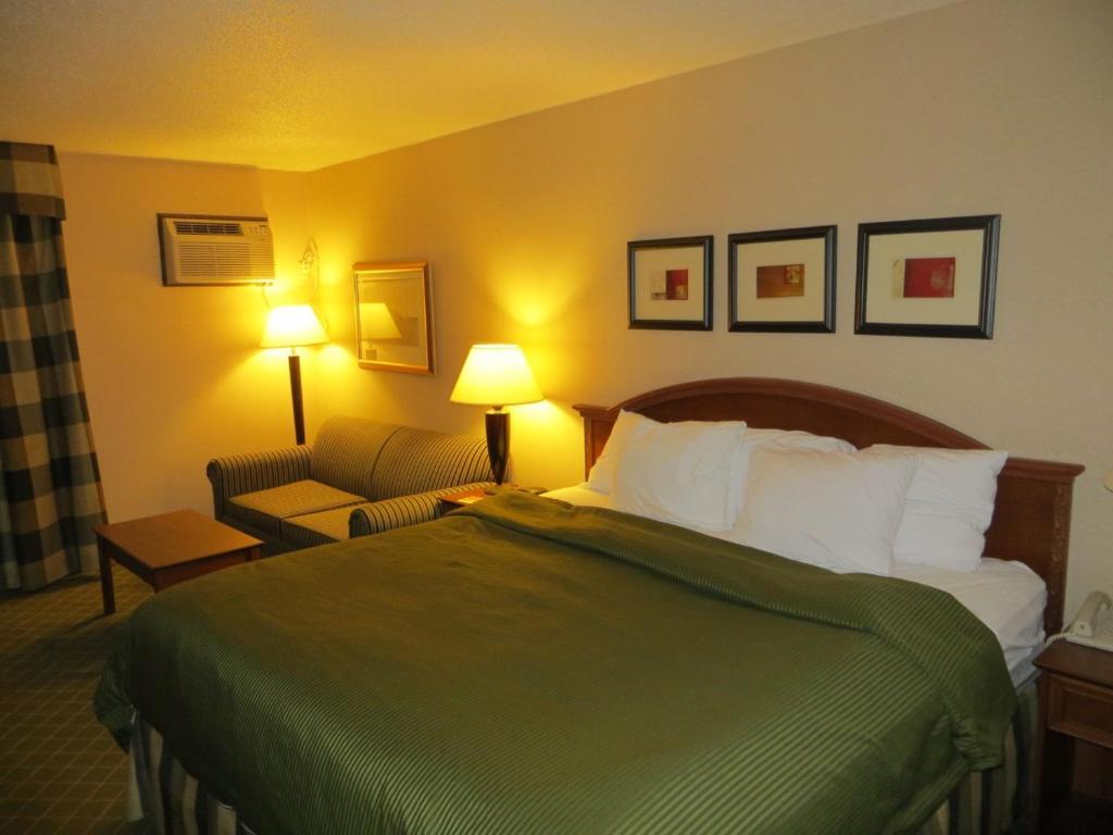 Howard Johnson Grand Forks Quarto foto